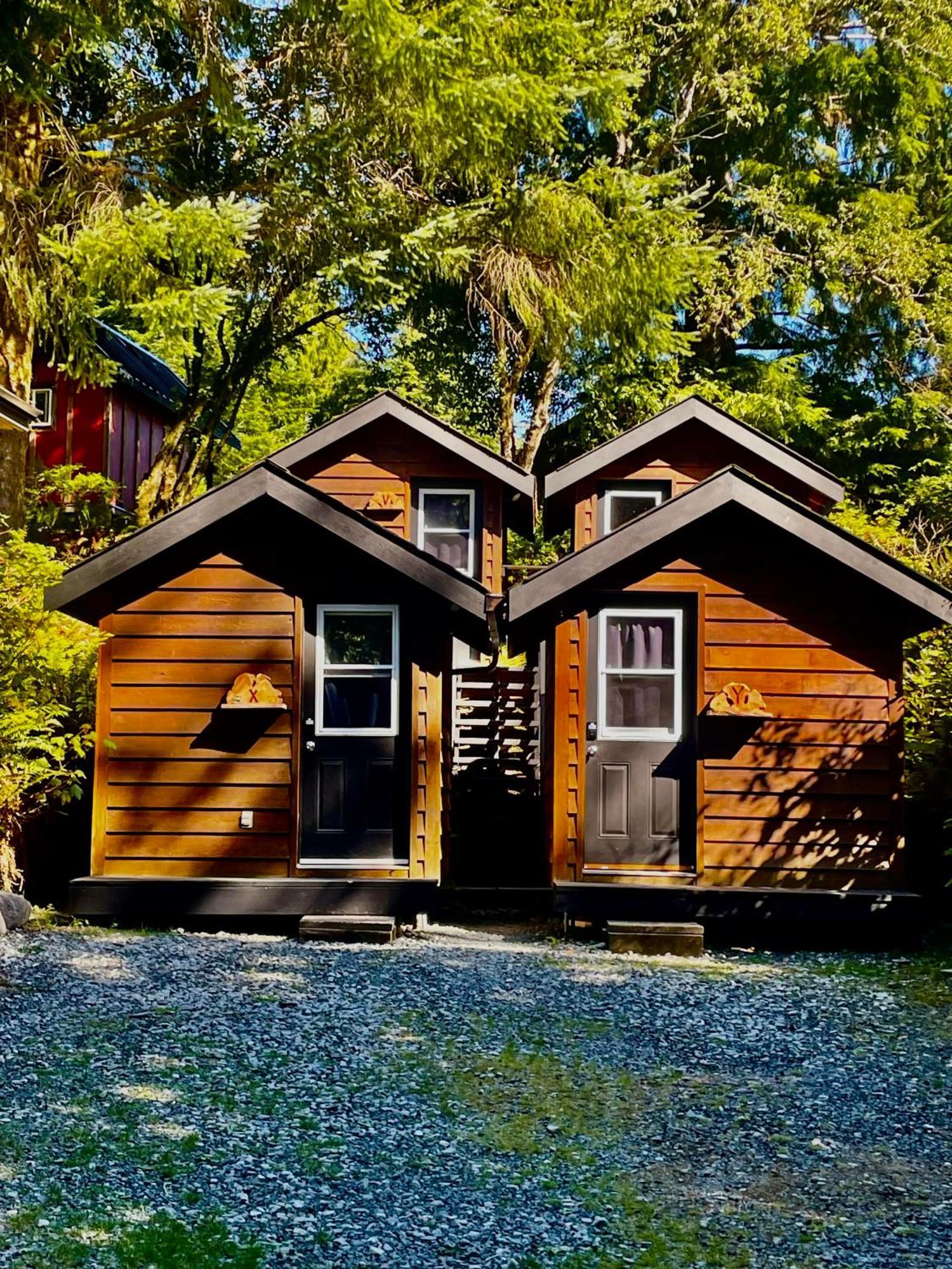 The Hiker Huts Hotel Port Renfrew Bagian luar foto